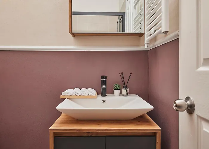 Modern 2br In Nisantasi Area Balconies & Ac Istanbul