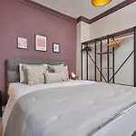 Modern 2br In Nisantasi Area Balconies&ac